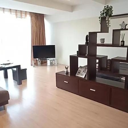 Lägenhet Specious Studio Near Of Town Center And Park, Up To 4guests