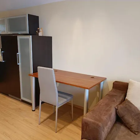 Lägenhet Specious Studio Near Of Town Center And Park, Up To 4guests